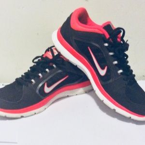 SALE Women's Nike Sneakers size 8